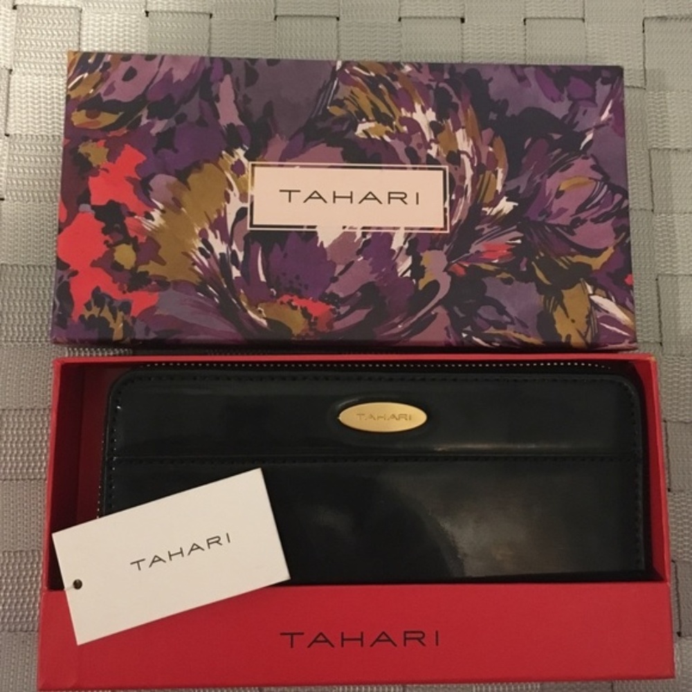 NEW! Tahari Wallet - black patent